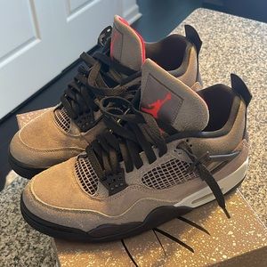Air Jordan 4 Retro